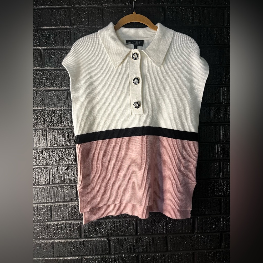 ✨Laundry By Shelli Segal White Knit Top with Black Accent